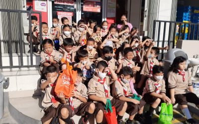 KELAS I SD STRADA SANTO PETRUS GOES TO MINIMARKET