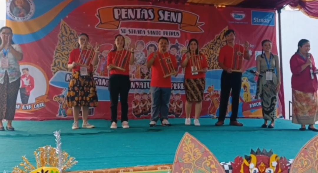 PENSI SD STRADA SANTO PETRUS: KEBERAGAMAN MENYATUKAN PERBEDAAN